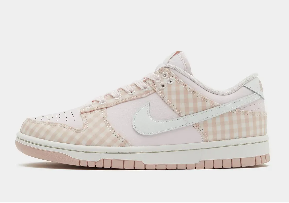 Nike Dunk Low "Pink Gingham"